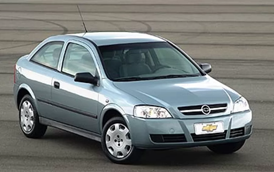 Chevrolet Astra Hatch 2003 2.0 8V 4p: fotos, preço e ficha técnica
