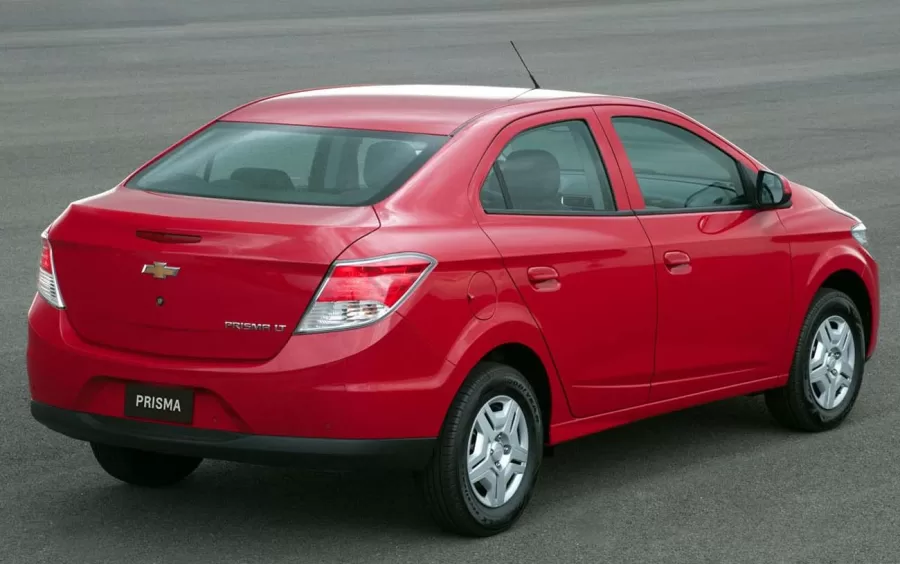 Qual o valor do Chevrolet Prisma 2015 1.0 LT SPE/4: ficha técnica, preço e fotos