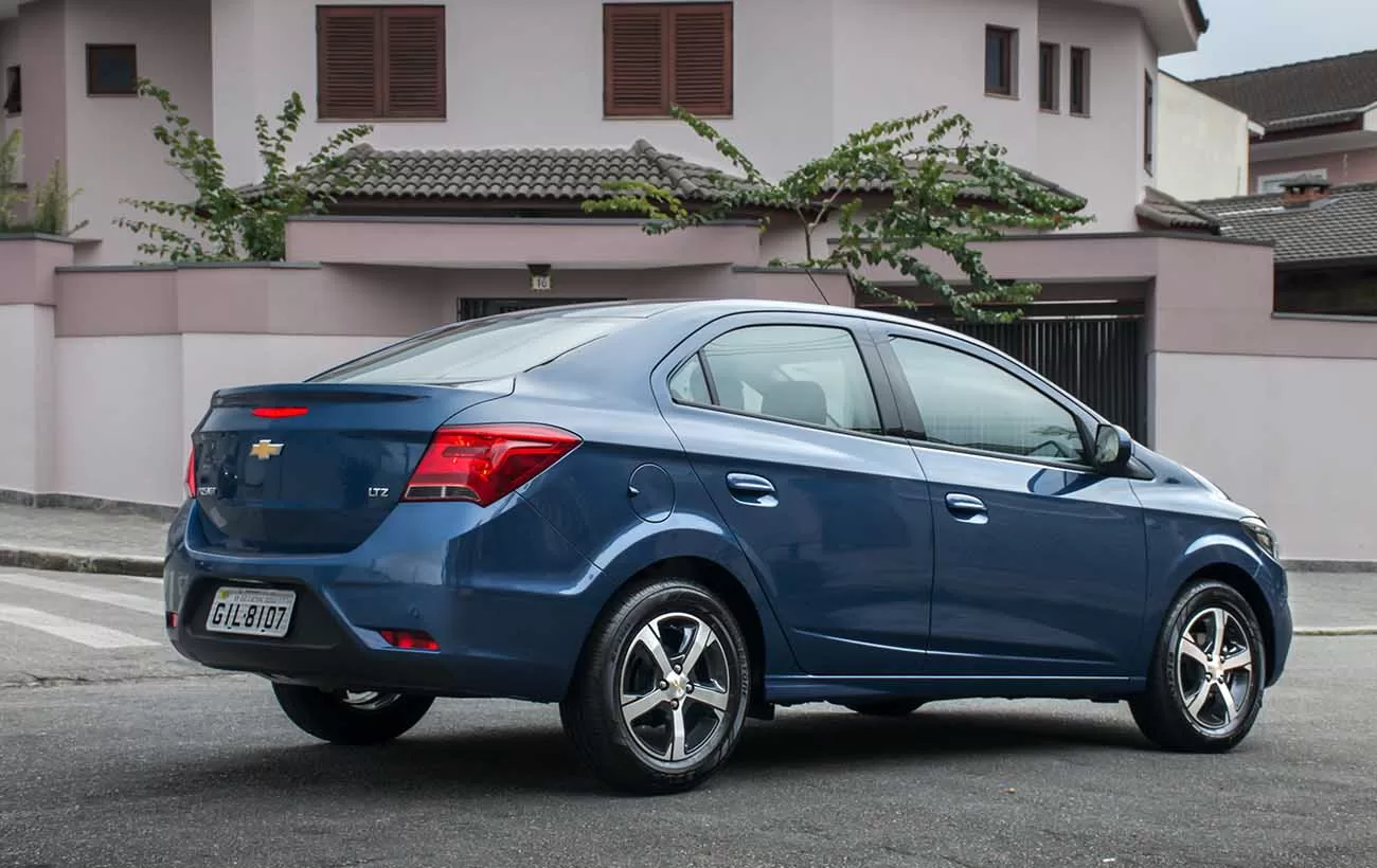 Desempenho: O Chevrolet Prisma LTZ 1.4 de 2019 oferece um desempenho equilibrado para o dia a dia, com uma velocidade máxima de 180 km/h e uma aceleração de 0 a 100 km/h em cerca de 10,5 segundos.