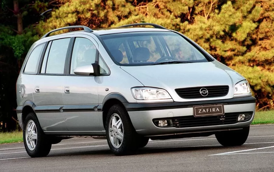Chevrolet Zafira 2002 CD 2.0 16V: ficha técnica, preço e fotos