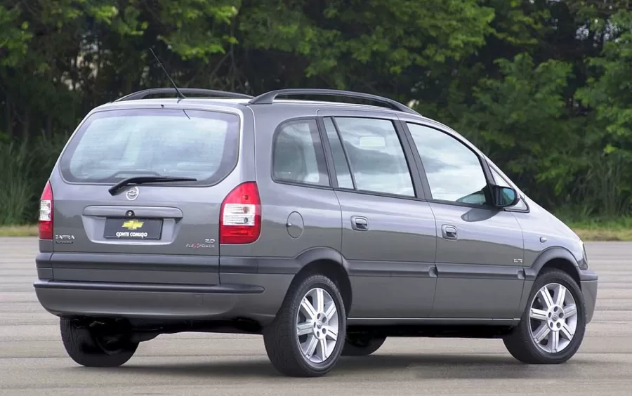 Quantos km por litro faz o Chevrolet Zafira 2009 Elegance 2.0 Flex Automático: preço, fotos e ficha técnica do SUV de 7 lugares