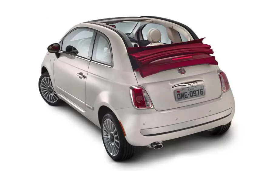 Quanto custa um Fiat 500 Cabrio? Cabelo ao vento nesse pequeno automático de 2015