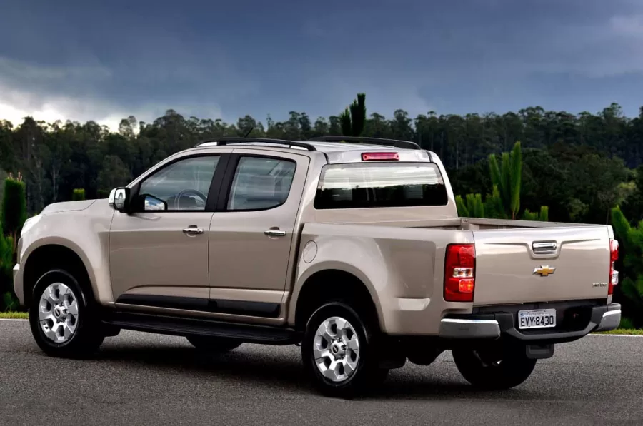Confira tudo sobre a Chevrolet S10 LTZ 2.8 Turbo 4×2 Cabine dupla 2014 manual diesel