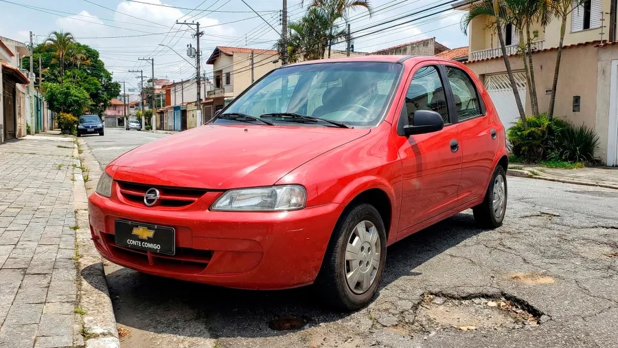 Chevrolet Celta 2004 4 portas usado ainda faz sentido pelo custo baixo, mecânica simples do motor 1.0  e consumo baixo