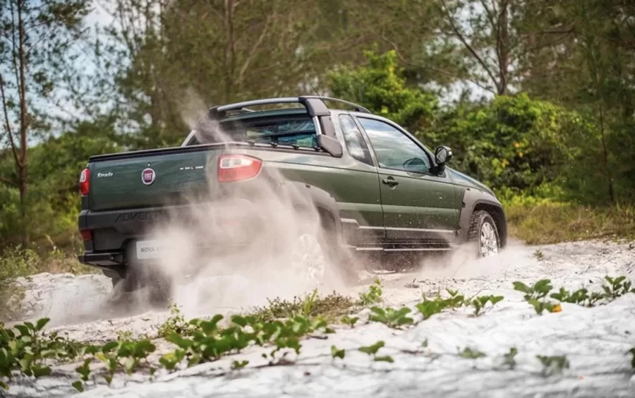 Quanto custa um Fiat Strada 2015 Adventure 1.8 16V Flex Cabine Estendida: preço, fotos e ficha técnica