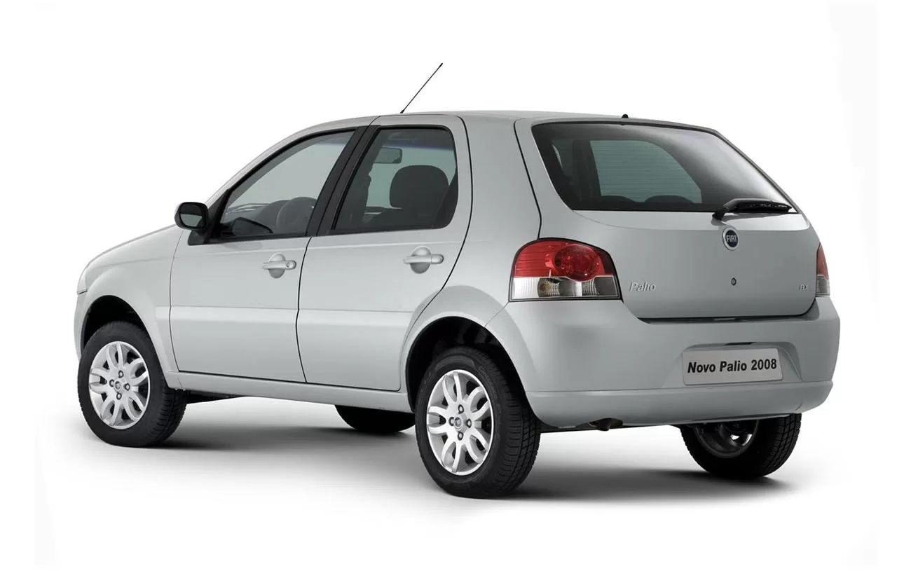 O desempenho do Fiat Palio ELX 1.0 8V de 2008 é impulsionado por um motor 1.0 de 8 válvulas, proporcionando uma potência máxima de 66 cavalos a 6000 rpm.