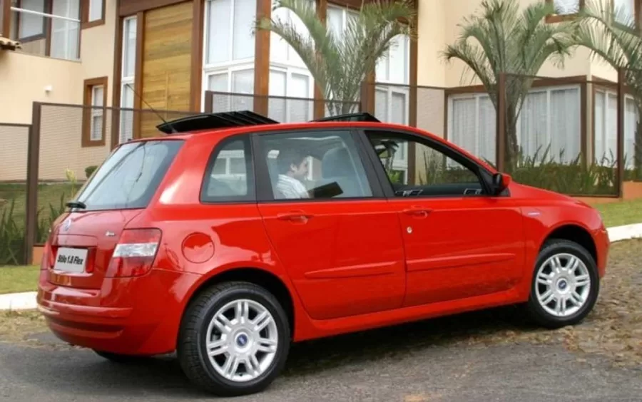 Ficha técnica Stilo 1.8 8v 2007: o poderoso hatch da Fiat