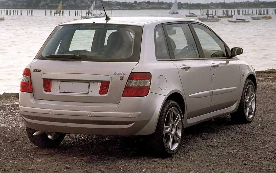 Fiat Stilo 2006 Abarth 2.4 20V desempenho do hatch que marcou geração com seu estilo e potência