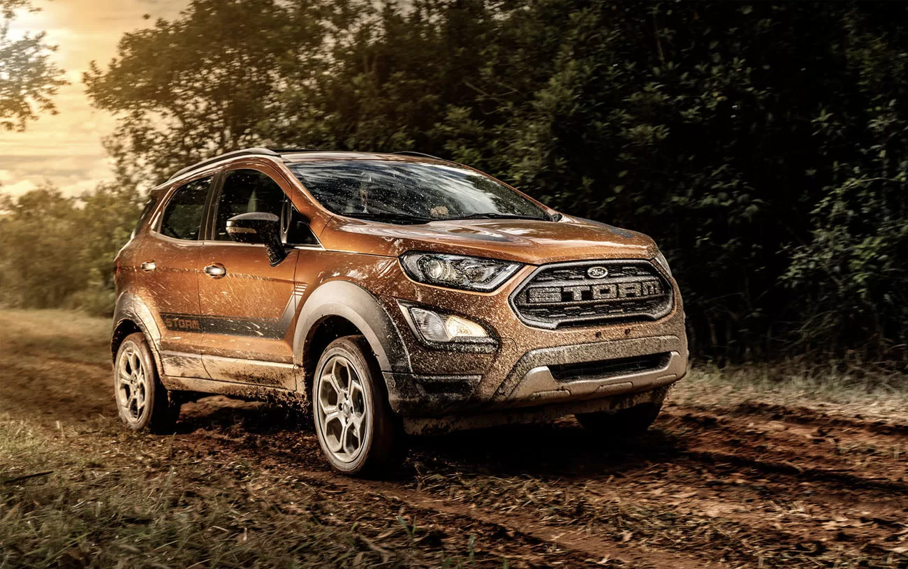 Desempenho: O Ford Ecosport Storm 2.0 AT 4WD 2021 oferece potência de 176 cv, atingindo 180 km/h. Sua tração integral e câmbio automático de 6 marchas proporcionam performance e versatilidade.