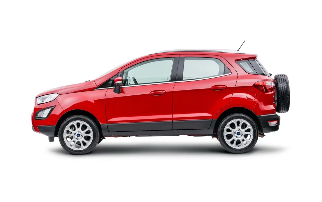 O Ford Ecosport Titanium 2.0 AT 2019 possui um comprimento de 4269 mm, largura de 1765 mm e altura de 1693 mm. Sua distância entre-eixos é de 2519 mm, com peso de 1359 kg.