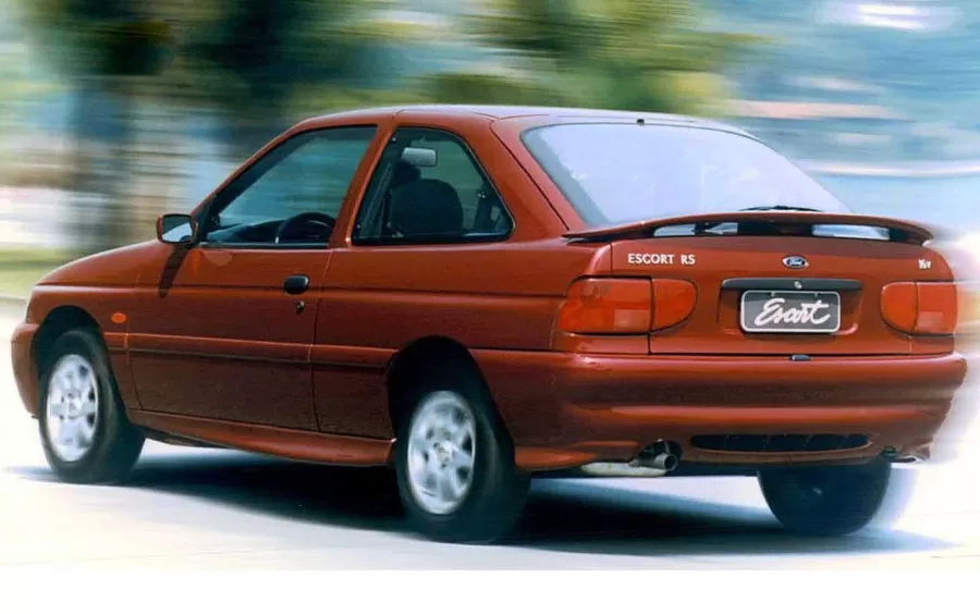 Quantos km por litro faz o Ford Escort 2000 Hatch RS 1.8 MPi 16V: fotos, preço e ficha técnica