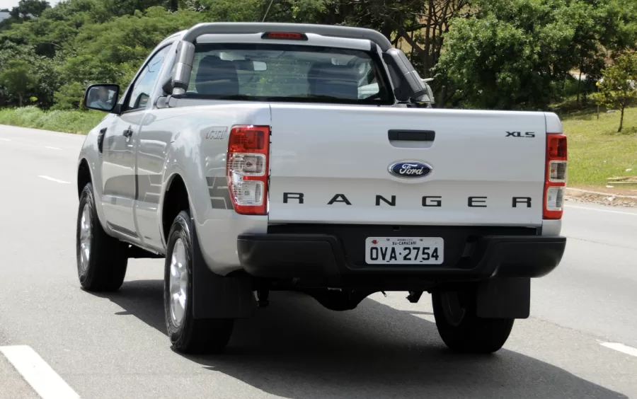 Quantos km por litro faz o Ford Ranger Cabine Simples-Estendida 2015 Ranger 2.5 Sport CS Flex: ficha técnica, preço e fotos
