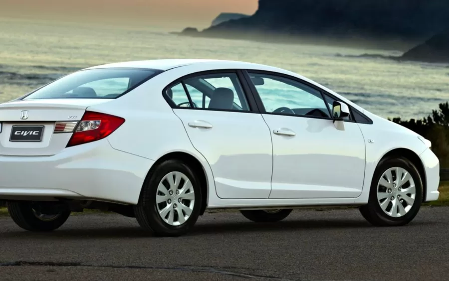 Qual o valor do Honda Civic 1.8 2012? Confira detalhes da versão LXL automática