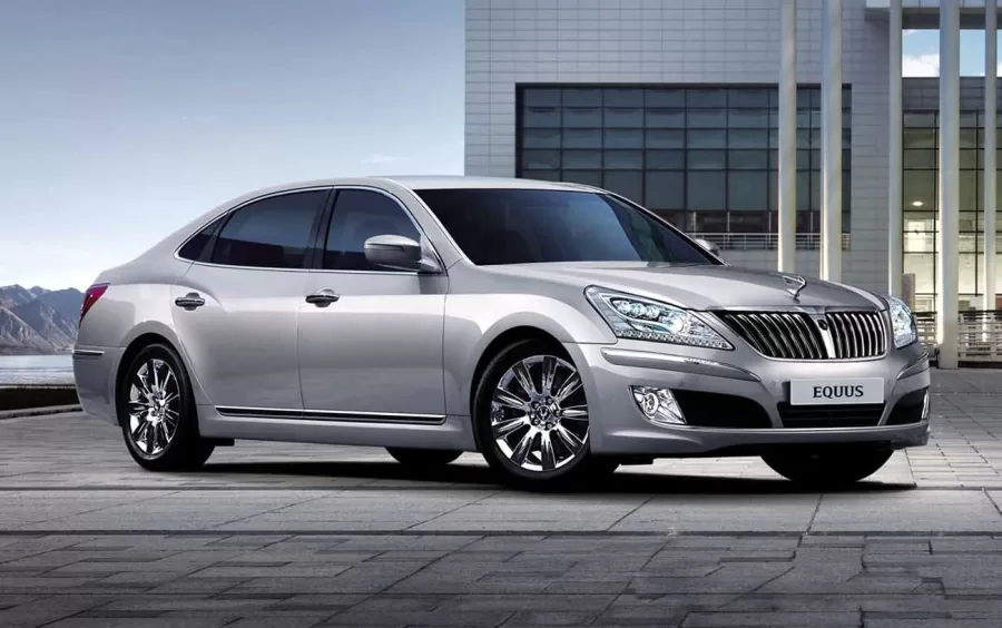 Luxo e desempenho com o Hyundai Equus VS 460 4.6 V8 2013 em 366 cv