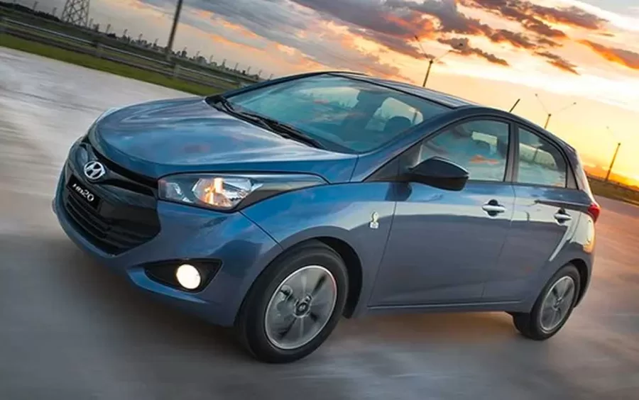 Vale a pena comprar um Hyundai HB20 2014 automático da edição especial da Copa do Mundo? Confira o desempenho, consumo e autonomia