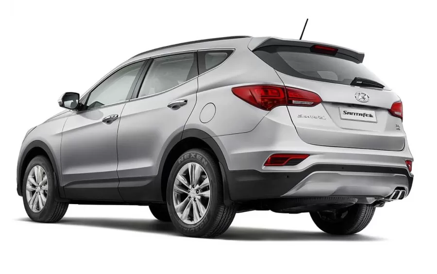 O Hyundai Santa Fe 3.3 V6 2019 oferece uma potência máxima de 270 cavalos e um motor V6 robusto para uma experiência dinâmica de direção.