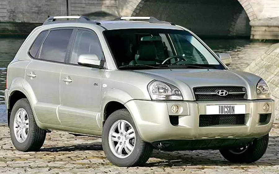 O Hyundai Tucson GL 2.0 AT 2010, quando se trata de consumo de combustível, demonstra uma média que se alinha com a maioria dos veículos de sua categoria.