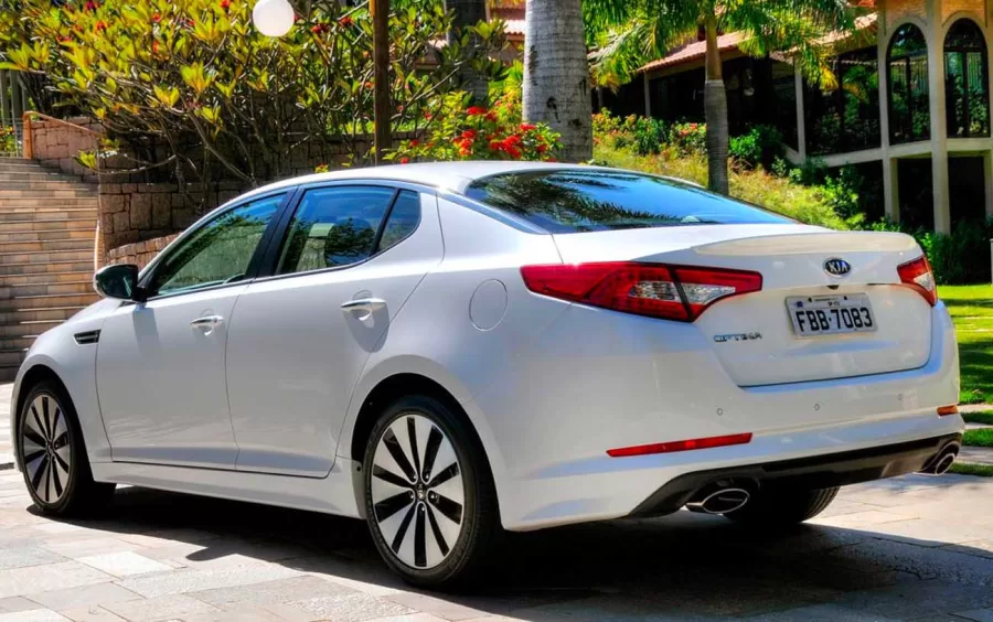 Qual o consumo do Kia Optima 2013? Preço, consumo e detalhes do sedan