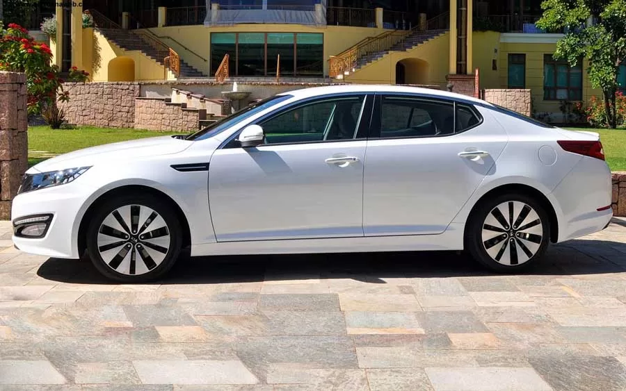 Para aqueles que buscam explorar as vastidões das estradas ou encarar os engarrafamentos urbanos, a autonomia do Kia Optima 2015 é uma característica que não pode ser ignorada.