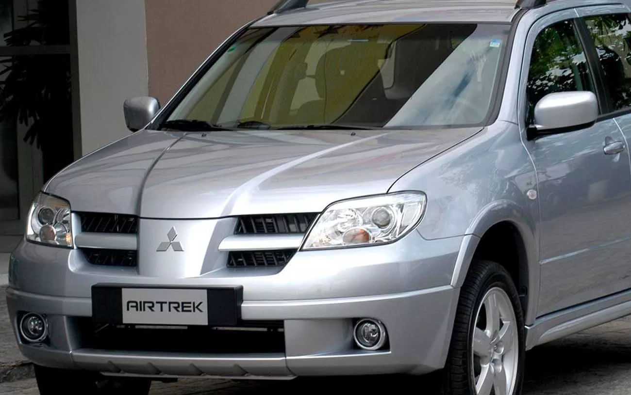 Desempenho: Potência de 136cv impulsiona este SUV, oferecendo uma experiência equilibrada na estrada, alcançando velocidades com boa resposta.