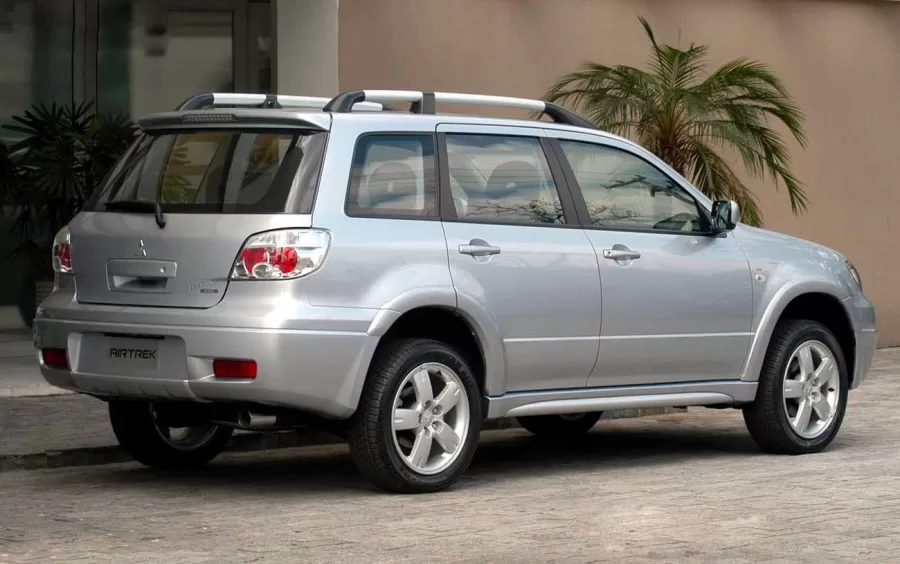 Qual o consumo de combustível do Mitsubishi Airtrek? Detalhes do SUV 4×4 2.4 16V automático 2004