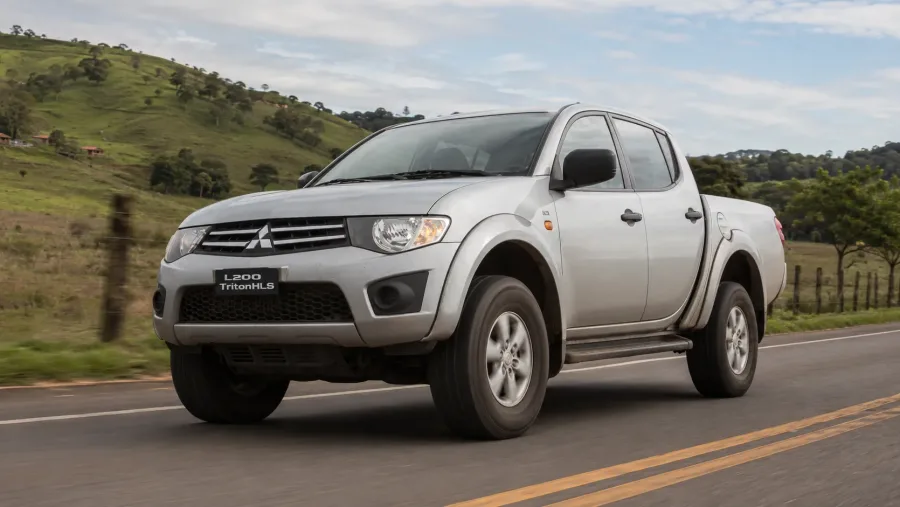 Mitsubishi L200 Triton GLX 3.2 Diesel 2018 | Ficha Tecnica, Preco Fipe, Consumo, Equipamentos e Fotos