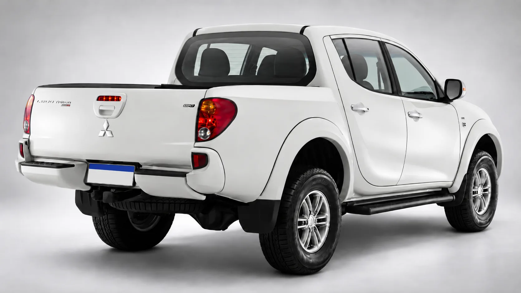 A L200 Triton HPE 3.2 2013 serve a quem precisa de picape para carga, estrada, fazenda e terra, mas só vale usada quando teve manutenção correta.