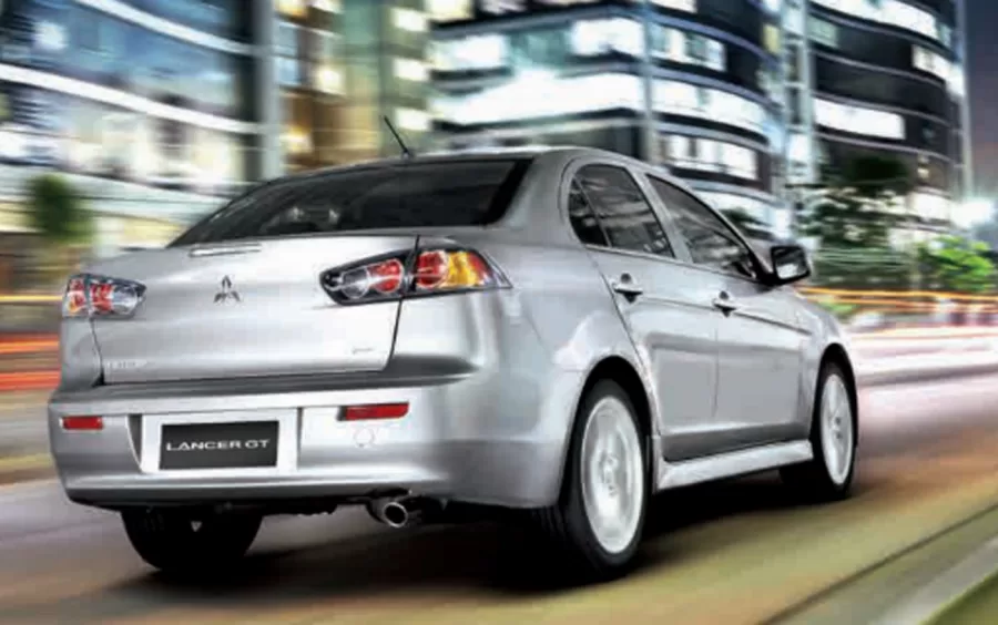 Quantos km por litro faz o Mitsubishi Lancer 2015 2.0 16V GT CVT automático: preço, fotos e ficha técnica