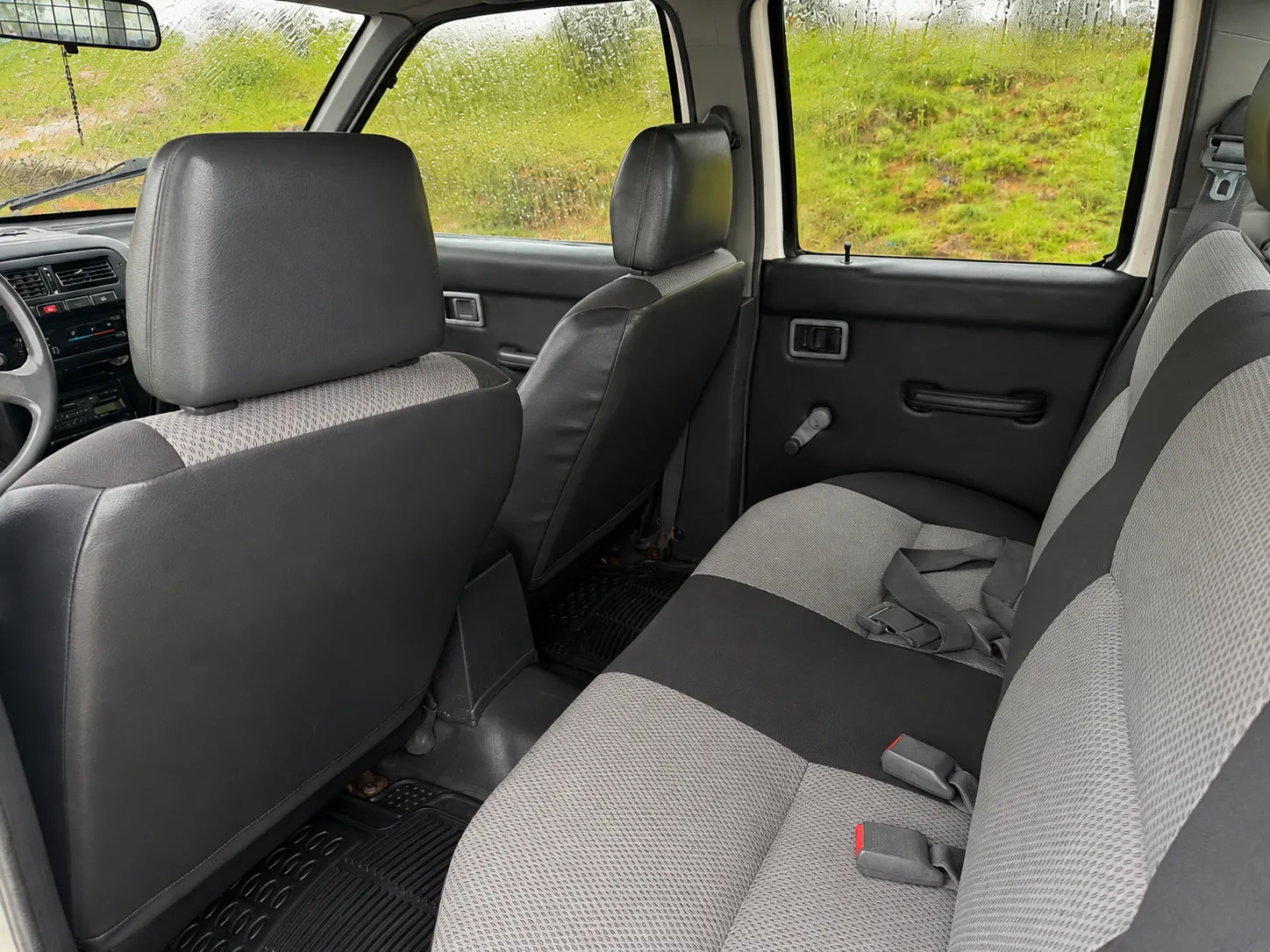 Feita para trabalho pesado e longe do conforto das picapes atuais, a Nissan D21 2.7 4x4 ainda tem atributos que surpreendem.