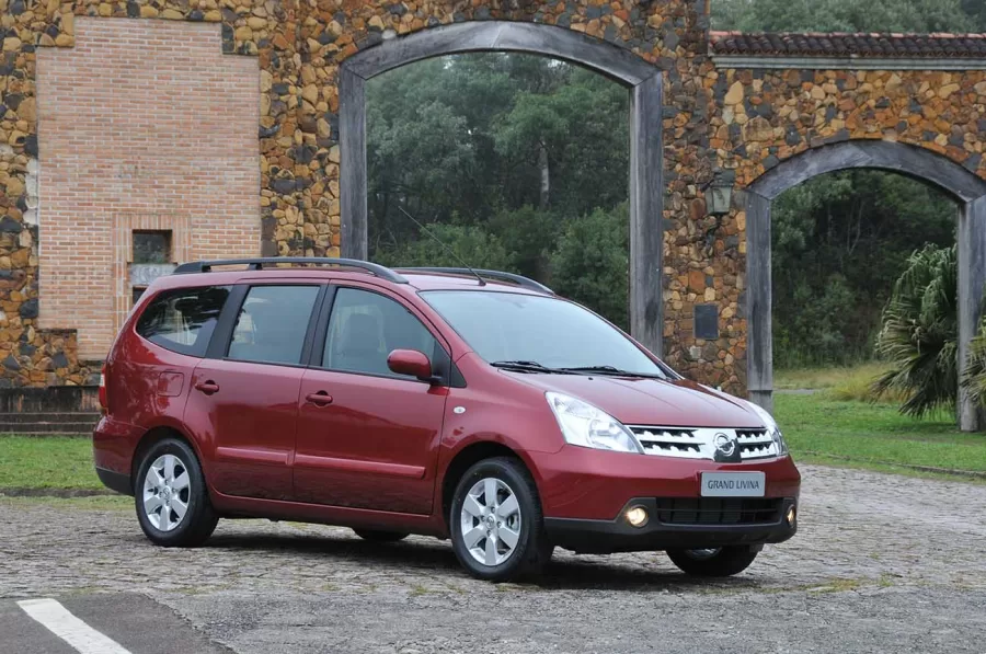 Nissan Grand Livina 2010 SL 1.8 16V Flex de 7 lugares Manual: Desempenho, Consumo e Preço