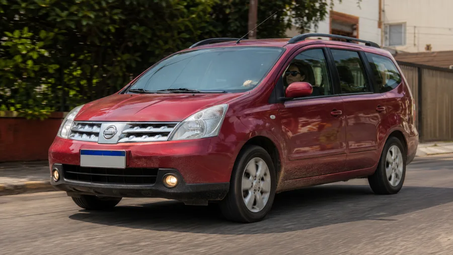 Nissan Grand Livina S 1.8 AT 2010 | Ficha Técnica, Especificações, Equipamentos, Fotos e Preço