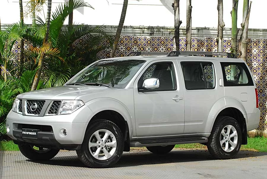 A Nissan Pathfinder SE 2.5 Turbo de 2009 é um SUV que se destaca no mercado automotivo brasileiro pela combinação entre potência e eficiência.