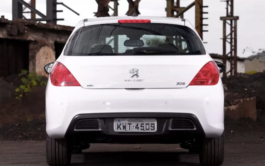 Análise Do Desempenho, Consumo E Conforto De Um  Peugeot 308 1.6 turbo 2015  Usado: Vale A Pena A Compra?