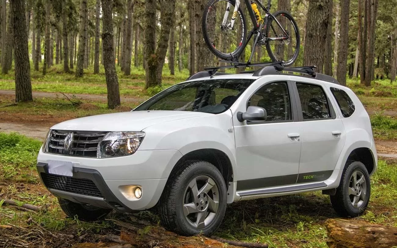 Desempenho: O Renault Duster Tech Road 2.0 AT 2014 oferece um equilíbrio entre potência e agilidade, atingindo 174 km/h de velocidade máxima.