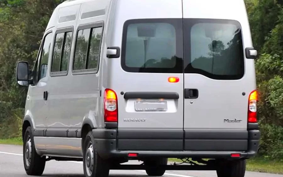 Qual o valor da Master 2010? Tudo sobre o Renault Master Minibus 2.5 Diesel Manual