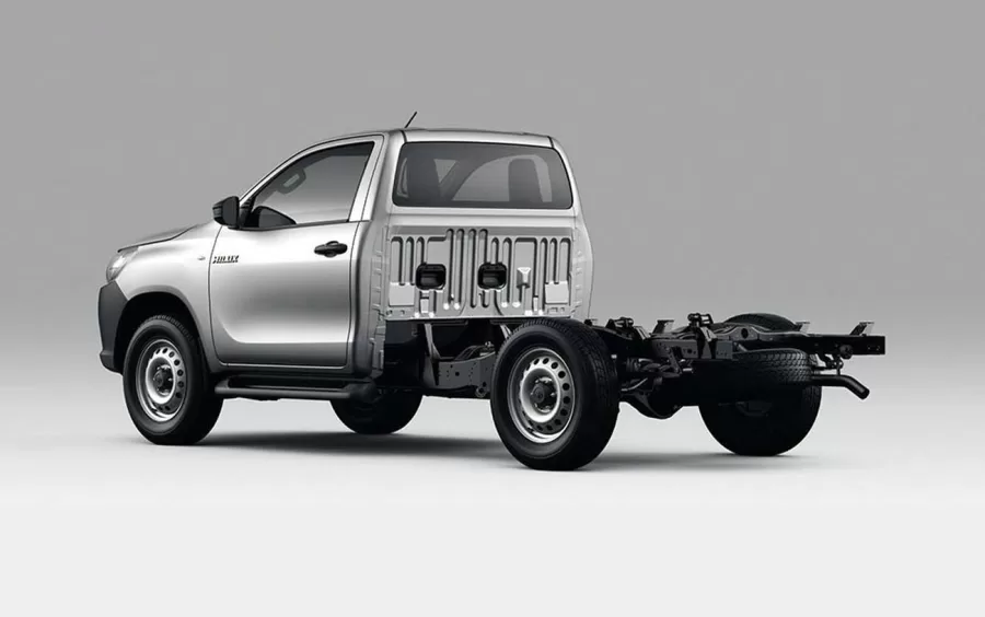 Quantos km por litro faz o Toyota Hilux Chassi 2024 Cabine Simples 2.8 TDI 4×4: preço, ficha técnica e fotos