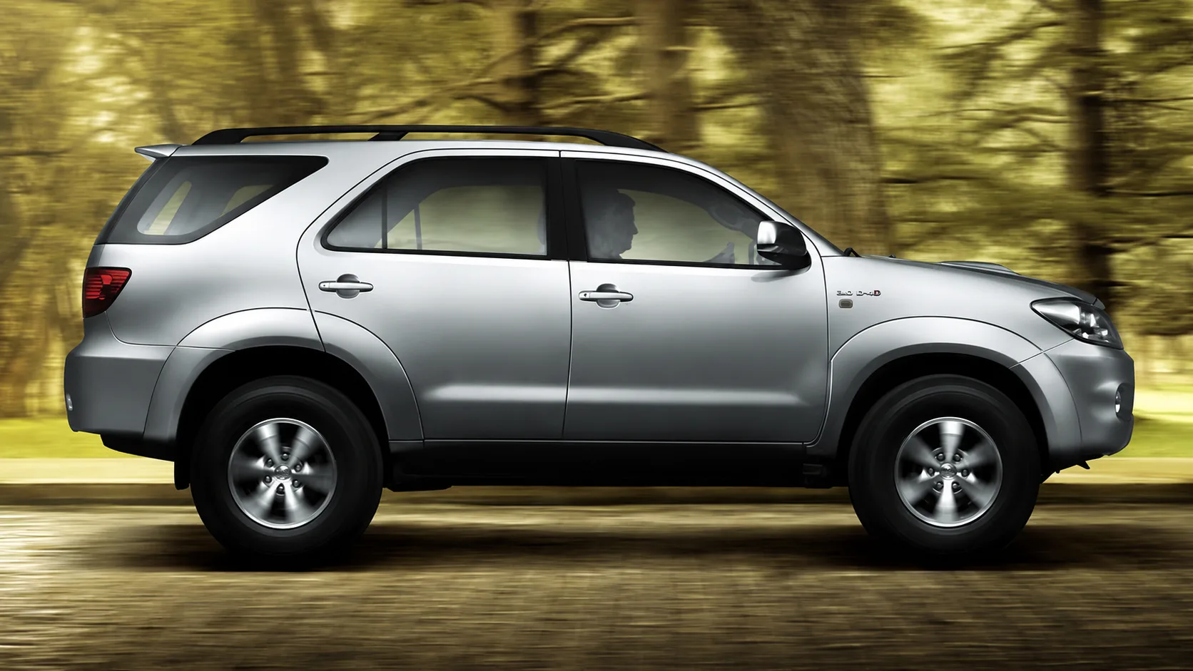 Com motor 3.0 turbodiesel de 163 cv, 35 kgfm, tração integral e sete lugares, Toyota SW4 2011 mantém proposta próxima de Mitsubishi Pajero Full e Chevrolet Trailblazer.