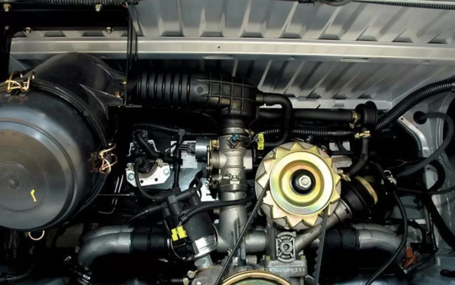 Qual o valor do Volkswagen Kombi 2002 Furgão 1.6