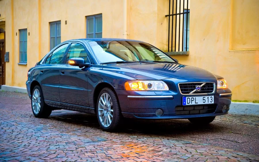 Qual o valor do Volvo S60 2008 2.0 Turbo automático: fotos, preço e ficha técnica