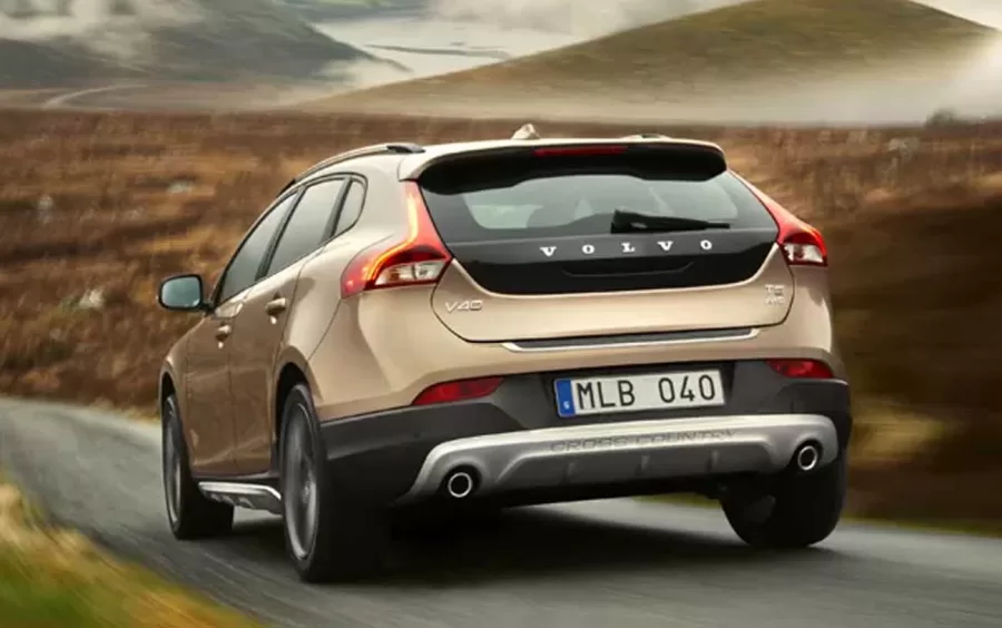 Quantos km por litro faz o Volvo V40 2016 Cross Country 2.0 T5 AWD: preço, ficha técnica e fotos