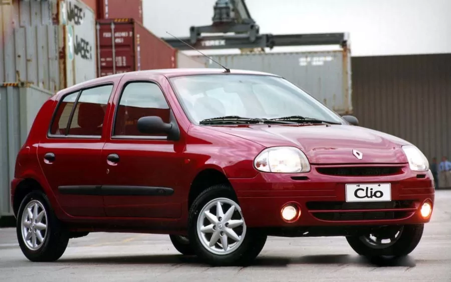 Qual a média de consumo do Clio 1.0 16V 2001? Conheça a versão RT manual com 102 cv