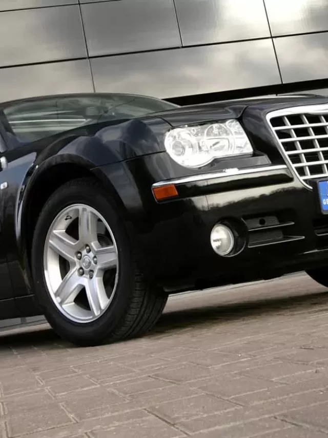 Quanto vale um Chrysler 300C 2008? Ficha técnica e fotos