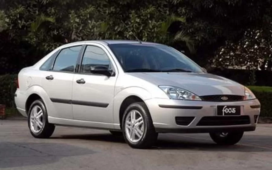 Ford Focus Sedan 2004 GLX 2.0 16V Automático: fotos, preço e ficha técnica