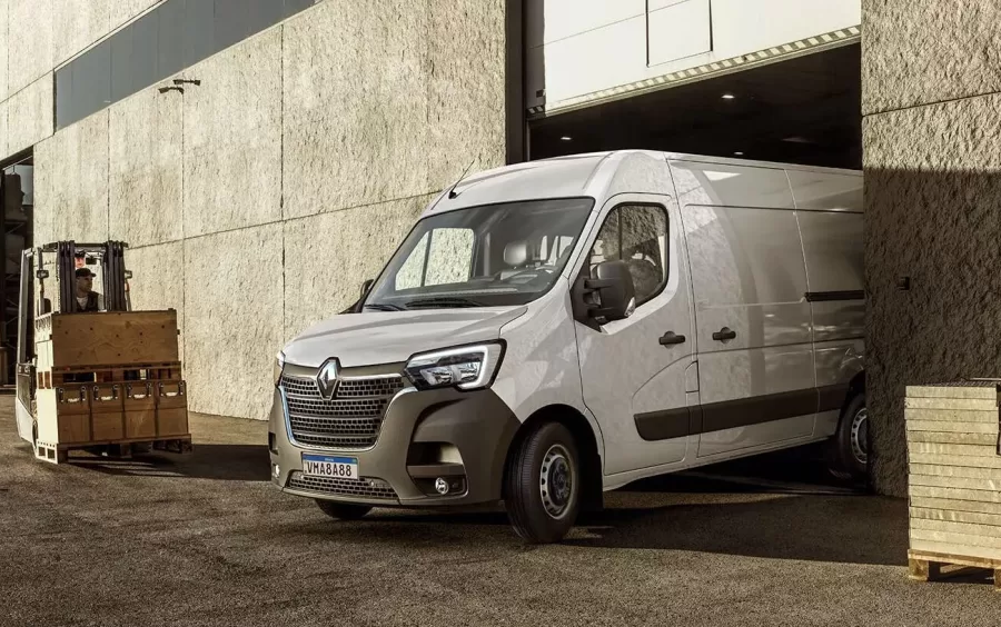 Quantos km por litro faz o Renault Master 2024 Extra Furgão L3H2 : ficha técnica, preço e fotos