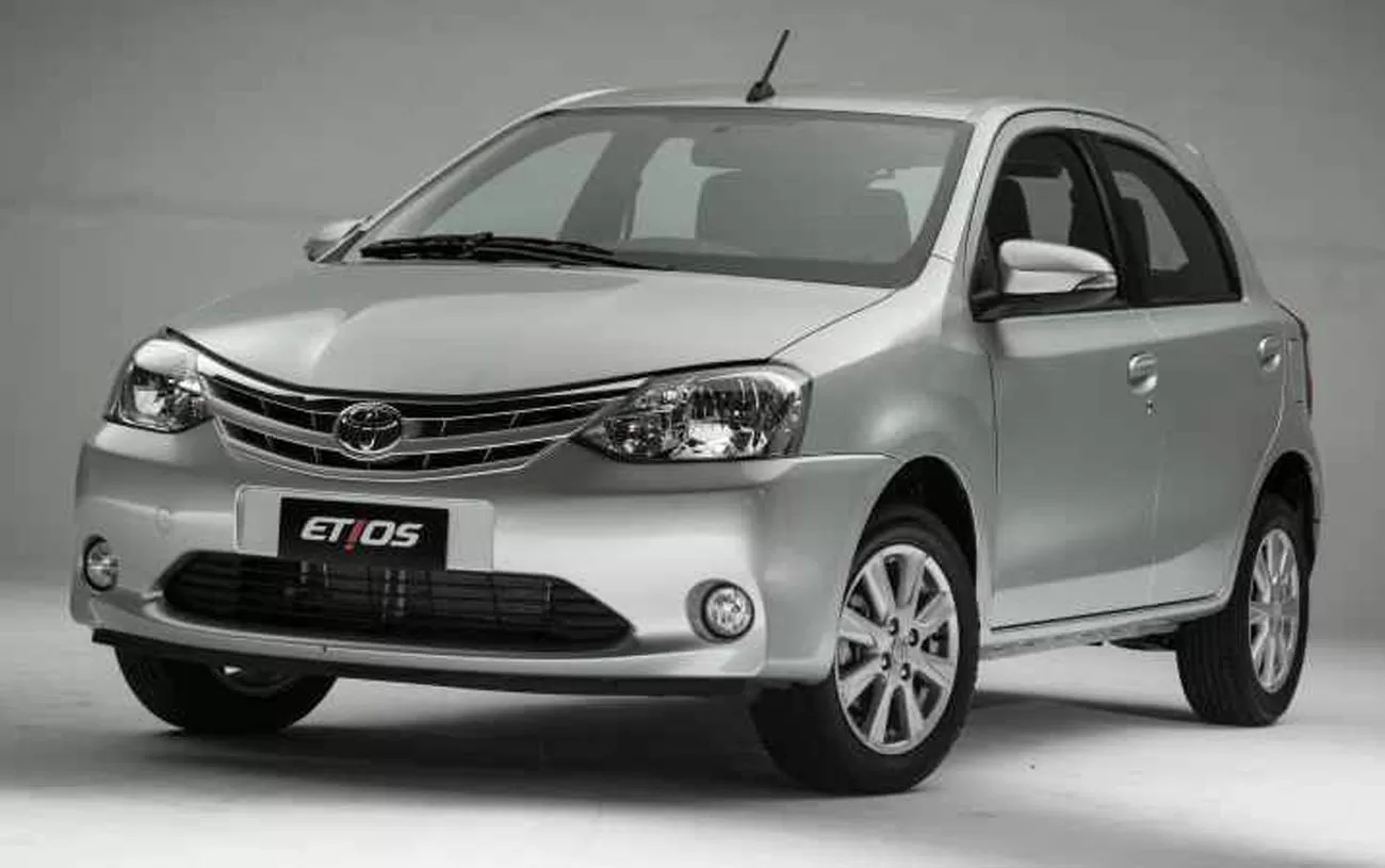 Design: O Etios apresenta um design moderno e aerodinâmico, combinando estilo e praticidade para enfrentar o dia a dia nas ruas.