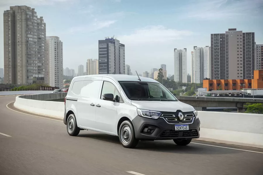 Renault Lança o Kangoo E-Tech 100% Elétrico: Pioneirismo e Sustentabilidade no Mercado de Veículos Comerciais