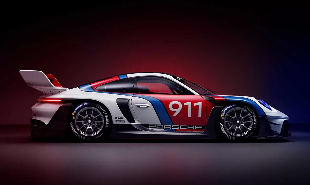 O Porsche 911 GT3 R Rennsport é uma celebração da tradição e inovação automotiva. Com um design distinto, motor poderoso e detalhes de alta qualidade, este supercarro de edição limitada é uma obra-prima da Porsche.