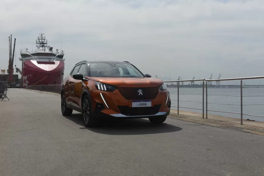 Sucesso Total no Rio Innovation Week: Peugeot e-2008 e a Revolução Elétrica nos Veículos