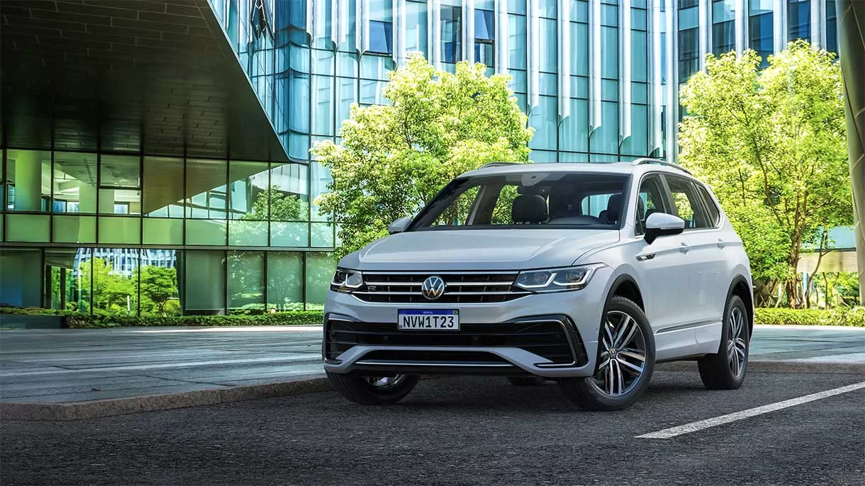 Novo Tiguan Allspace R-Line: Descubra os detalhes emocionantes do aguardado lançamento da Volkswagen, prometendo elevar as expectativas dos amantes de SUVs.