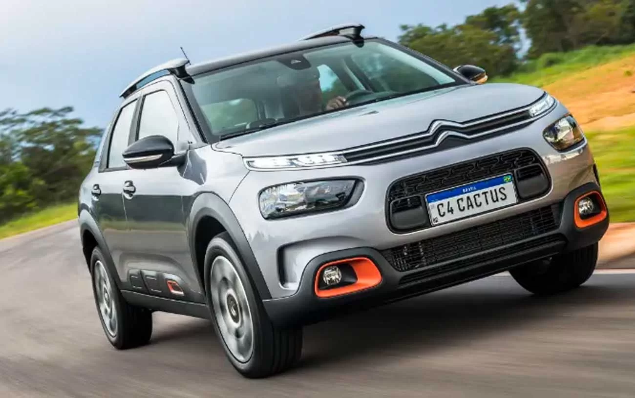 Versões: O Citroën C4 Cactus 2024 oferece diversas versões, incluindo a Edição Limitada Noir, com detalhes exclusivos que realçam seu estilo diferenciado.